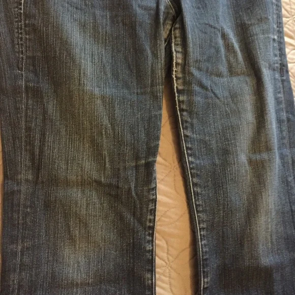 ✨👖 Levi's Mid Rise Bootcut 553 – For When You Wanna Kick It in Style 👖✨ - Picture 7 of 11